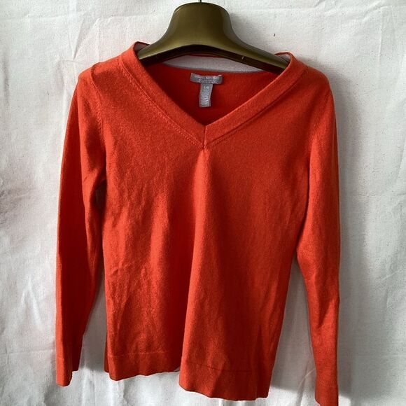 Banana Republic woman’s sweater large wool - Picture 8 of 9